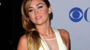 Miley Cyrus se fractura el coxis mientras realizaba ejercicios acrobáticos