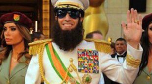 Sacha Baron Cohen desafía a la Academia de los Oscar 2012 vestido de El General Aladeen
