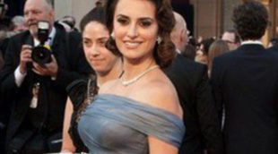 Penélope Cruz deslumbra en la alfombra roja de los Oscar 2012 sin Javier Bardem