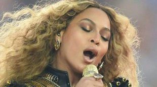 El traspié de Beyoncé en la Super Bowl 2016: estuvo a punto de caerse en mitad de su actuación