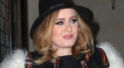 Adele se divierte junto a su hijo Angelo disfrazado de la Princesa Anna de 'Frozen'