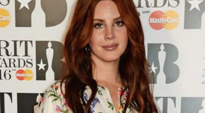 Lana Del Rey, Little Mix y Cheryl Fernandez-Versini deslumbran en la alfombra roja de los Premios Brit 2016