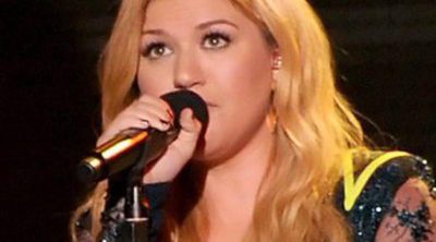 Kelly Clarkson habla de Dr. Luke tras el escándalo de Kesha: "Me sentí chantajeada"