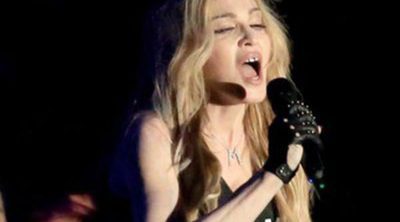 Madonna enseña el pecho de un fan menor de edad en pleno concierto en Australia