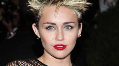 Miley Cyrus muestra en las redes sociales las graves heridas que sufrió tras ser atacada por un gato