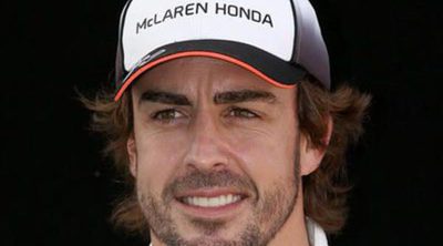Fernando Alonso desmiente su relación con Viki Odintcova con mucho sentido del humor