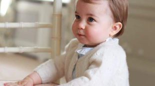 Kate Middleton fotografía a su hija, la Princesa Carlota, a punto de cumplir su primer año de vida