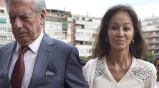 Isabel Preysler y Mario Vargas Llosa pasean su amor cogidos de la mano en la Feria de San Isidro