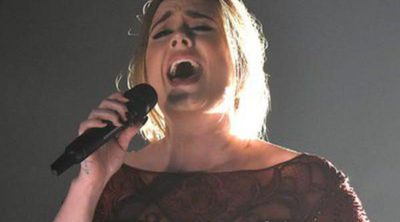 Adele pide a un fan que deje de grabar en su concierto: "Esto no es un DVD"