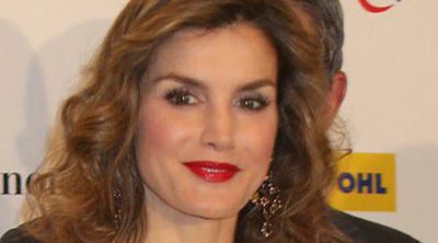 La Reina Letizia se divierte con Mariló Montero tras su cena romántica con el Rey Felipe