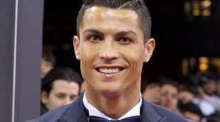 Las bromas de Cristiano Ronaldo tras lanzar el micrófono de un periodista a un lago: 