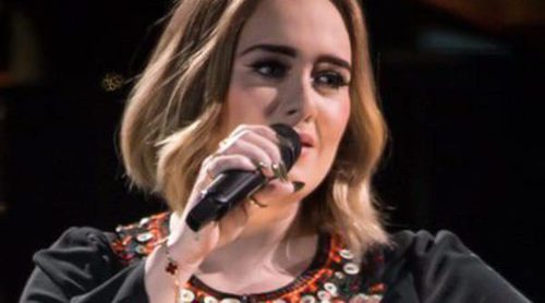 Cara Delevingne, Suki Waterhouse y Niall Horan bailan al ritmo de Adele en Glastonbury 2016