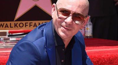 Éxito imparable: Pitbull recibe su estrella en el Paseo de la Fama de Hollywood