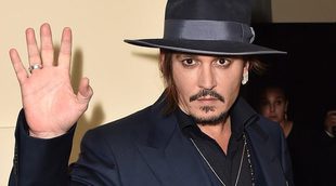 Continúa la polémica: Johnny Depp se habría herido un dedo durante un ataque de celos