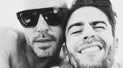 Pelayo Díaz y Sebastián Ferraro disfrutan de su amor en Ibiza