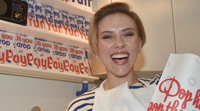 Scarlett Johansson abre una tienda de palomitas en París