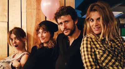 Amaia Salamanca, Miriam Giovanelli y Diego Martín celebran el cumpleaños de Manuela Velasco 'embarazados'