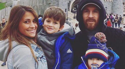 Leo Messi y Antonella Roccuzzo se llevan a Thiago y Mateo a Disneyland París