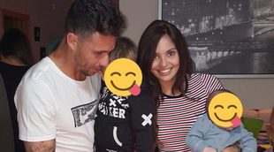 María Hernández ('MYHYV') feliz junto a Rubén Castro y sus hijos en su fiesta de cumpleaños