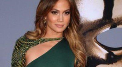 Jennifer Lopez encarga un vestido a Roberto Cavalli "para su próxima boda"