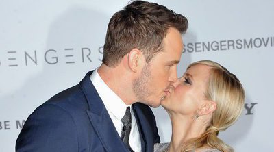 Chris Pratt y Anna Faris lucen su amor -beso incluido- en la premiere de 'Passengers' en Los Angeles