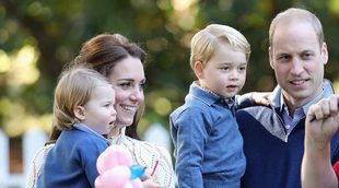 El Príncipe Jorge y la Princesa Carlota, pequeños protagonistas del almuerzo prenavideño de los Windsor