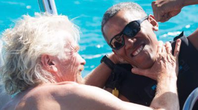 Barack Obama se divierte con su amigo Richard Branson practicando deportes acuáticos