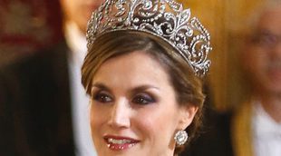 La Reina Letizia saca del joyero real la tiara de la Reina Victoria Eugenia para la cena de gala al presidente Macri