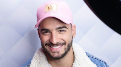 El apasionado beso de Maluma a una fan en pleno concierto