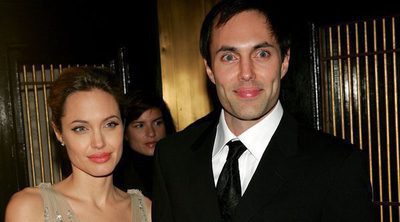 Angelina Jolie despide a su hermano como 'niñero' de sus hijos: "Es un trabajo tan duro que está destrozado"