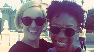 Samira Wiley y Lauren Morelli ('Orange Is The New Black') estuvieron de luna de miel en Disneyland
