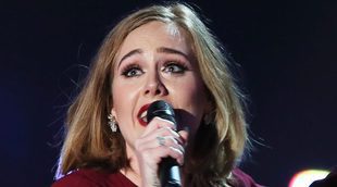 Adele se corona como la mujer que más semanas ha permanecido en la lista Billboard 200