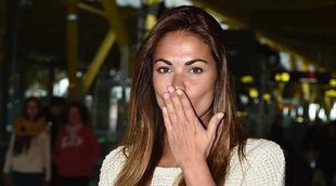 Lara Álvarez pone rumbo a 'Supervivientes 2017': así ha sido su adiós en el aeropuerto