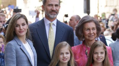 Los Reyes Felipe y Letizia, Sofía, Leonor y la Reina Sofía asisten a la misa de Pascua en Palma