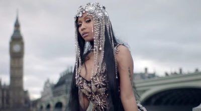Lluvia de críticas a Nicki Minaj por rodar su nuevo videoclip en el puente de Westminster tras el atentado