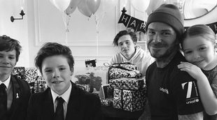 Los Beckham felicitan a David por su 42 cumpleaños