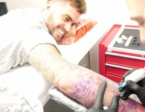 Siri - tatuajes, ¿Quieres saber el significado de los tatuajes de El Rayo?  Él mismo te lo cuenta. 🥰 #MLBDominicana, #Postseason, By MLB Dominicana