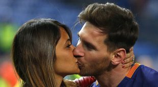 Leo Messi y Antonella Roccuzzo protagonizan el momento más romántico de la final de la Copa del Rey 2017