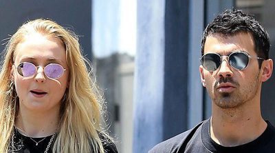 Joe Jonas y Sophie Turner, más enamorados que nunca, se divierten por las calles de Los Ángeles