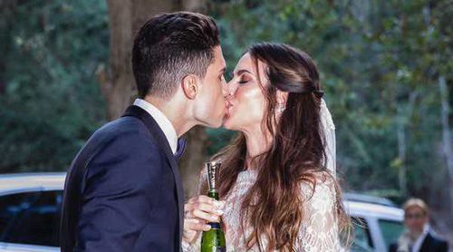 La divertida anécdota de Melissa Jiménez y Marc Bartra al posar para la prensa tras su boda