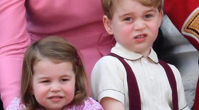 Los Príncipes Jorge y Carlota de Cambridge asisten al homenaje a su abuela Diana de Gales