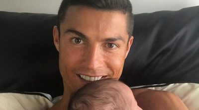 Cristiano Ronaldo, 'bendecido' y muy feliz con la pequeña Eva