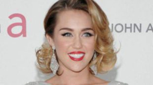 El último descuido de Miley Cyrus: otra vez pillada sin ropa interior