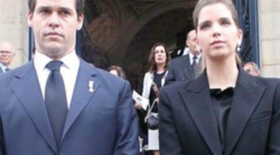Carmen Martínez-Bordiú, Luis Alfonso de Borbón y Margarita Vargas despiden a Emmanuella Dampierre en su funeral