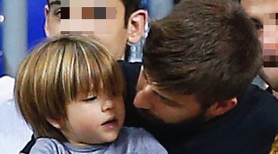 Gerard Piqué, todo un padrazo con sus hijos Milan y Sasha en el baloncesto mientras Shakira trabaja