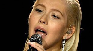 El gran cambio físico de Christina Aguilera en los AMAs 2017: ¿Maquillaje o retoque?
