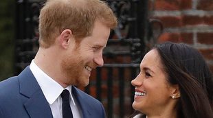 El Príncipe Harry y Meghan Markle hacen oficial su compromiso en los jardines del Kensington Palace