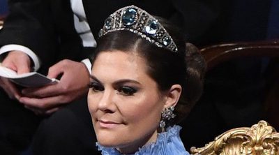 Victoria de Suecia disfruta de los Premios Nobel 2017 vestida de azul como una princesa de cuento