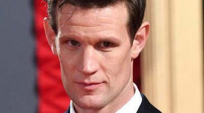 Matt Smith de 'The Crown' compara a Las Kardashian con la Familia Real Británica