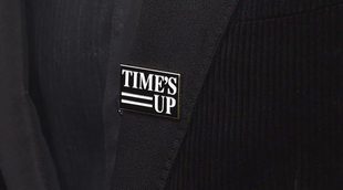 El pin de #TIMESUP, señal de protesta de los hombres en la gala de los Globos de Oro 2018